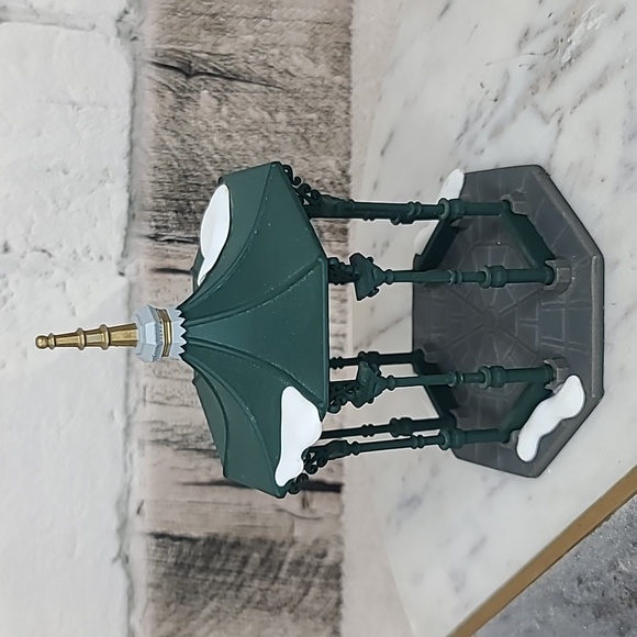 Department 56 Vintage Heritage Village Collection "Town Square Gazebo" #5513-1 - Picture 11 of 17